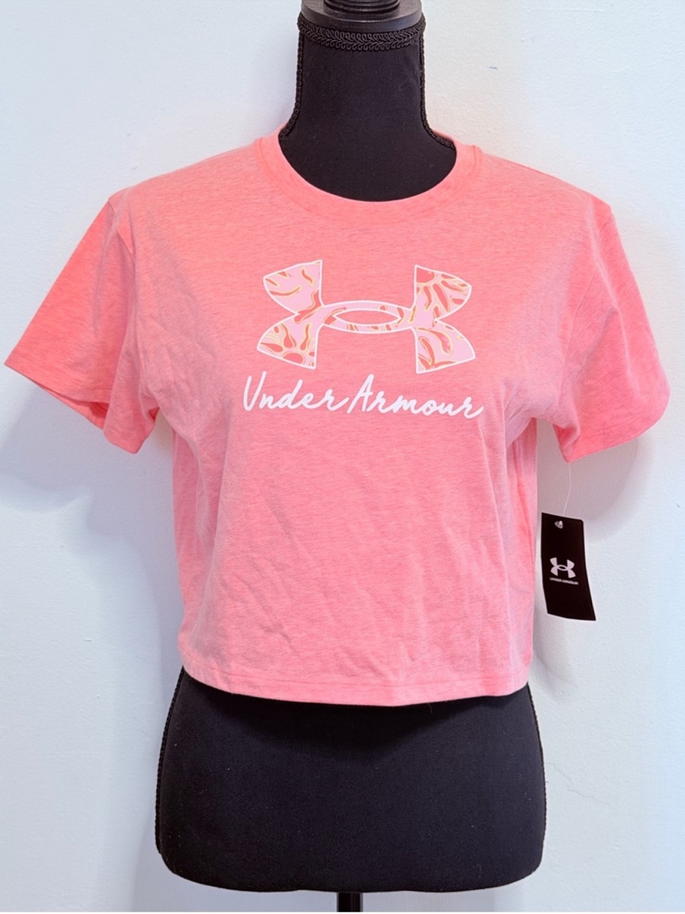 Under Armour short-sleeve crop top in bright coral pink NWT Youth Large